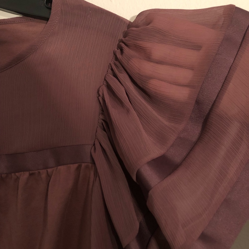 Express Ruffle Sleeve Blouse - Picture 2 of 4
